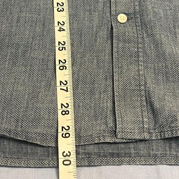 Old Navy Men's Button Down Shirt Slim Fit Chambray Short Sleeve Size Large - Picture 6 of 7